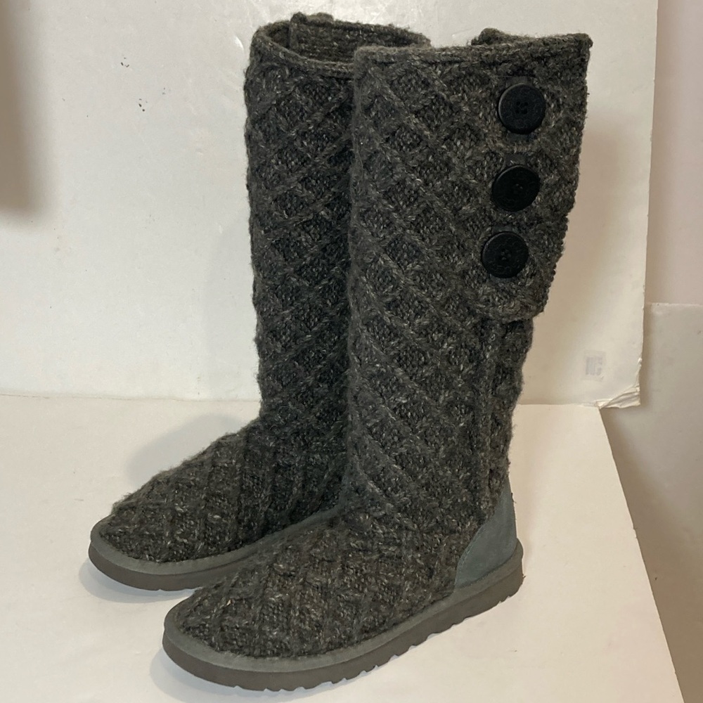 UGG Women’s Lattice Cardy Knit Sweater Gray Tall Boots Sz 8
